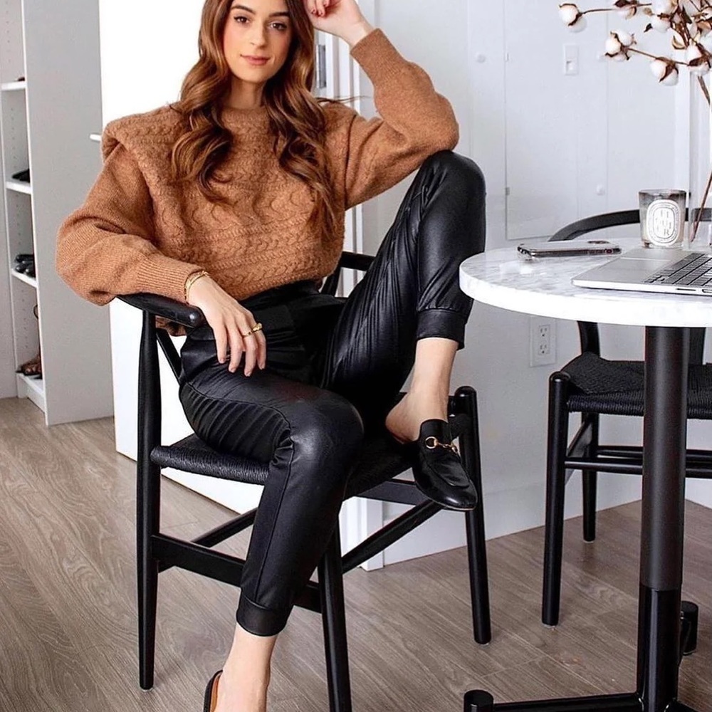 Commando Luxury Basics | Faux Leather Joggers in Black | size small